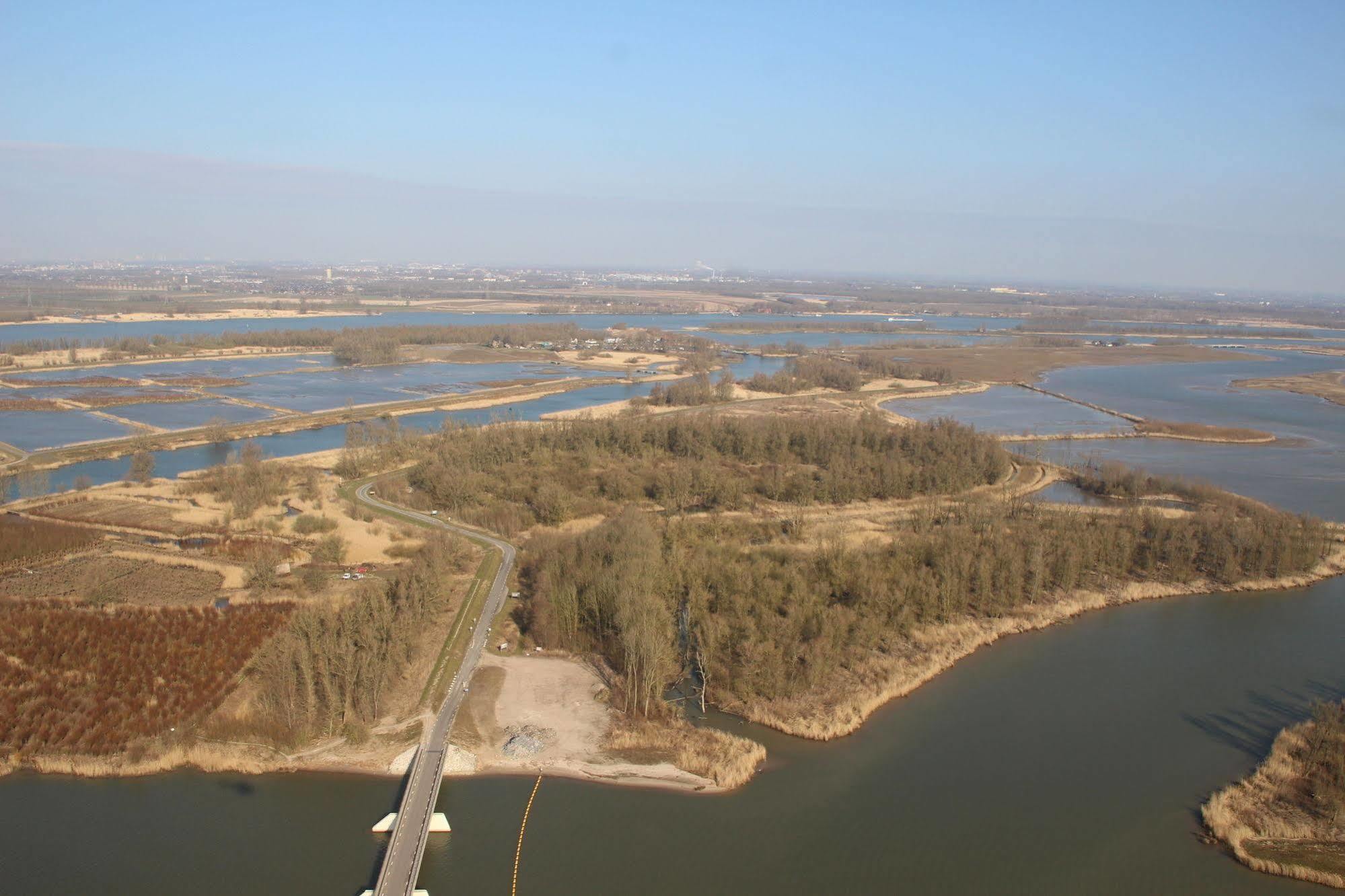 De Brabantse Biesbosch Hotel Werkendam Kültér fotó